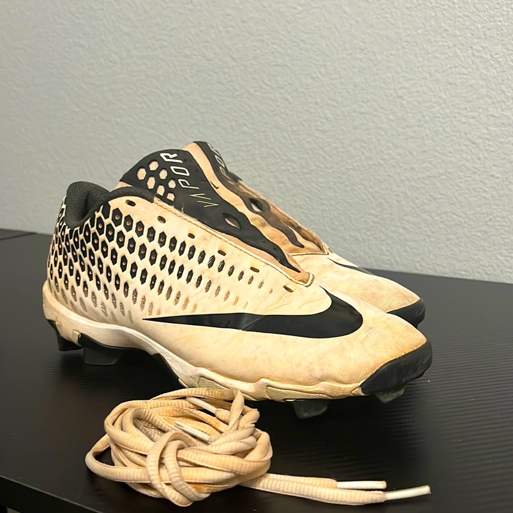 Used Nike baseball Cleats